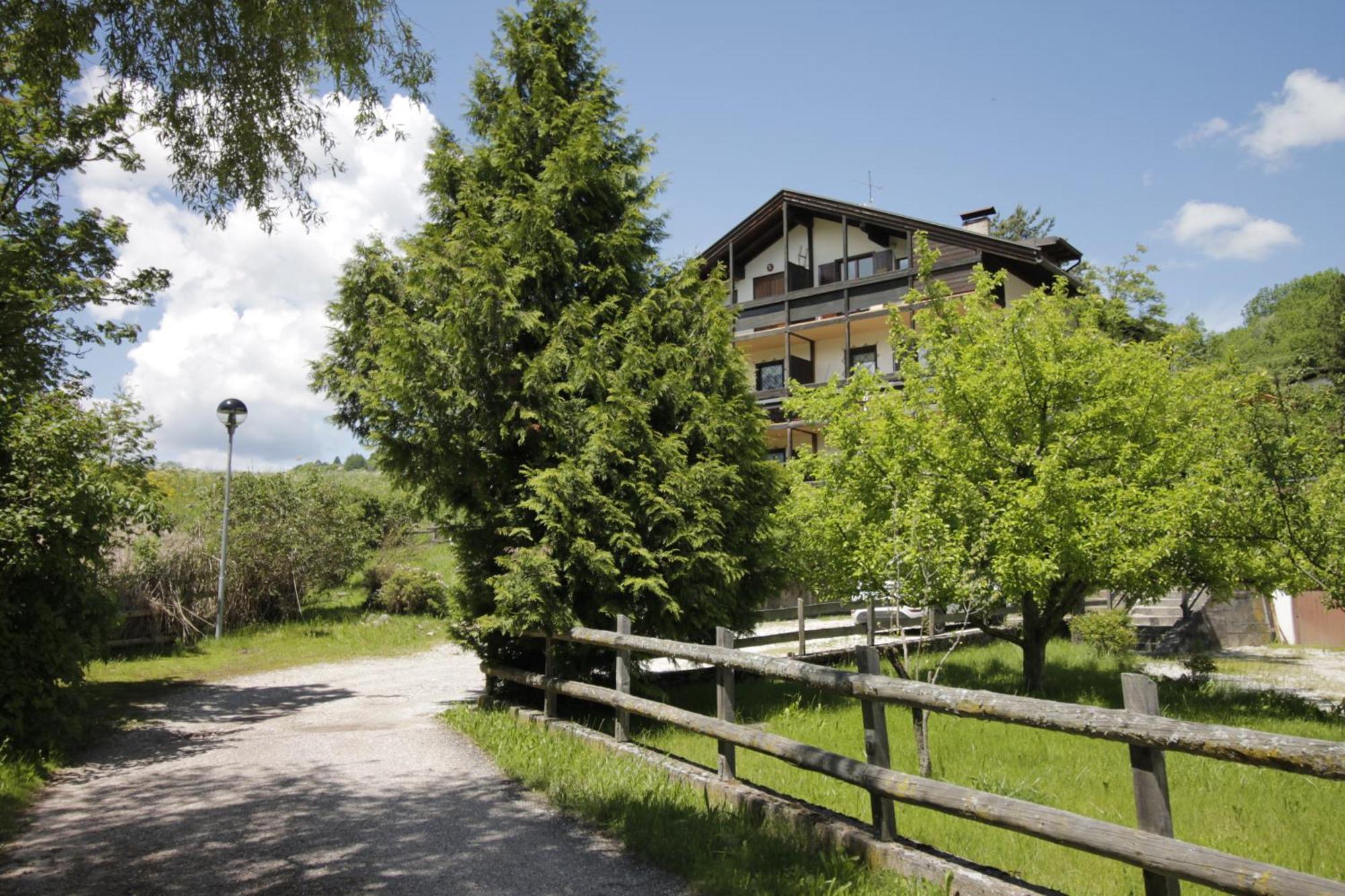 Casa 4 Pioppi - Agenzia Dolomiti Affitti Apartment Cavalese Exterior foto